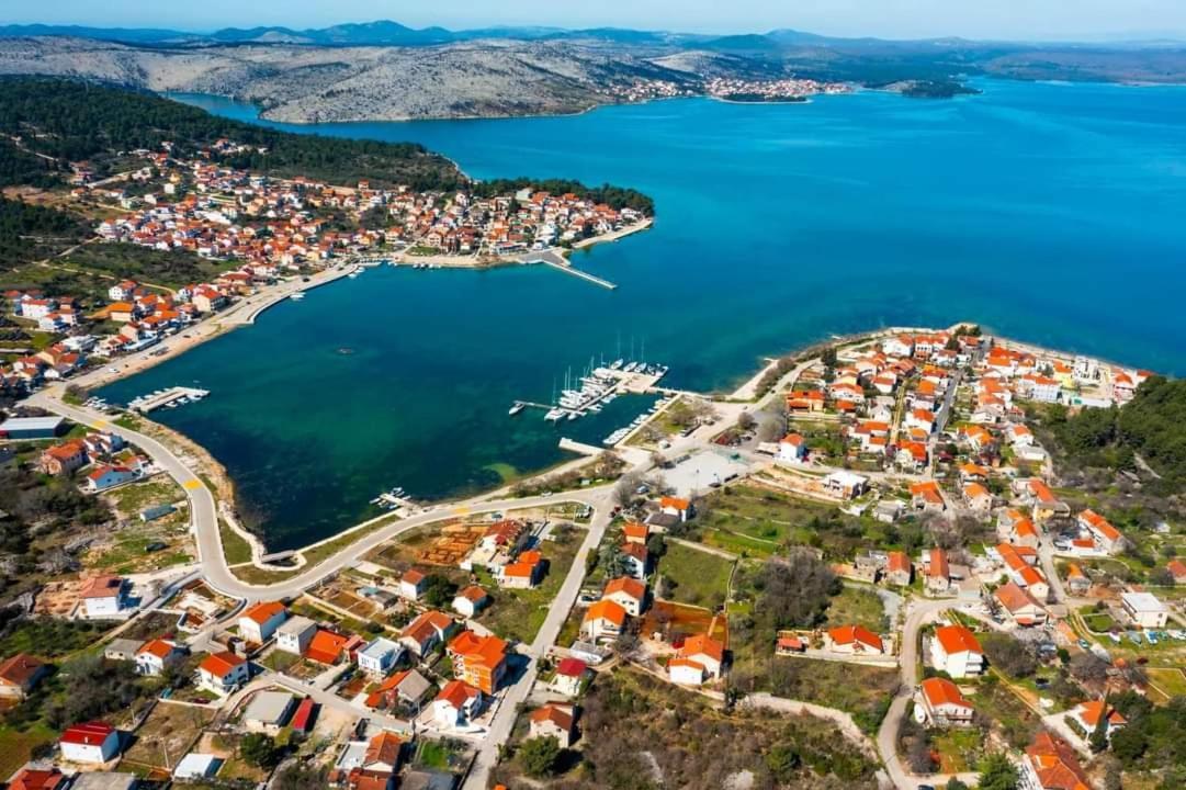 Arija Apartman *